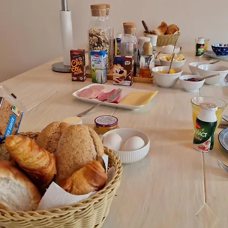Bed En Brood Donna